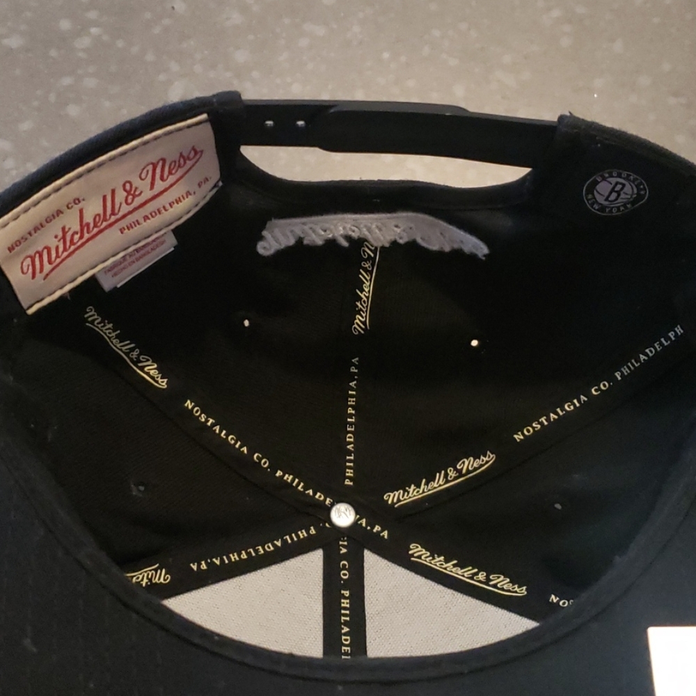 Snapback - Picture 6 of 6